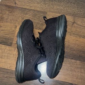 APL running sneakers